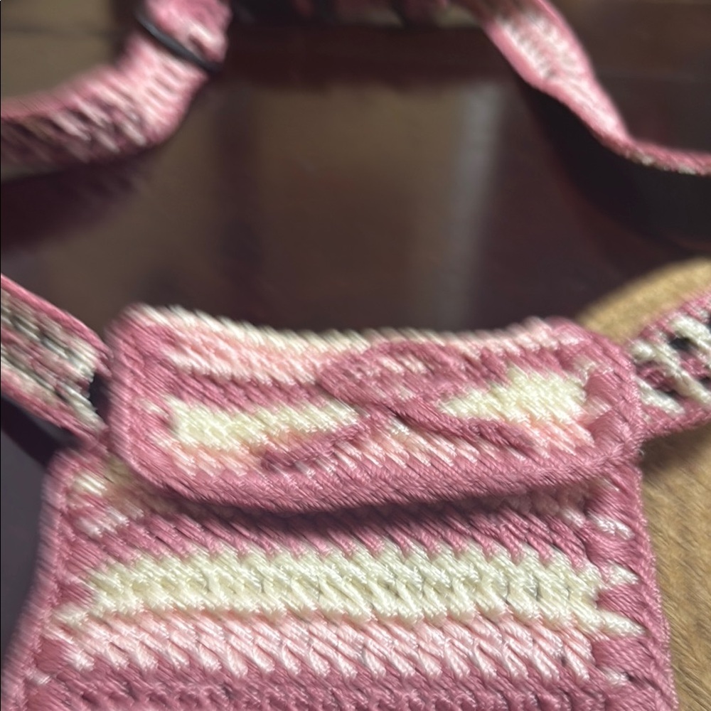 Hippy Company Crochet Hippsy Sac Jr Fanny Travel  Pink and Cream Bag